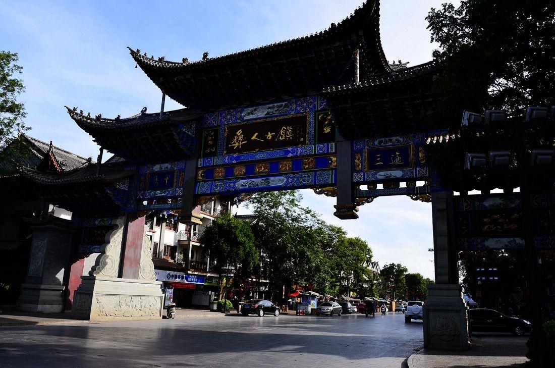 新春走基层丨“飞檐走壁”为大桥“体检”
